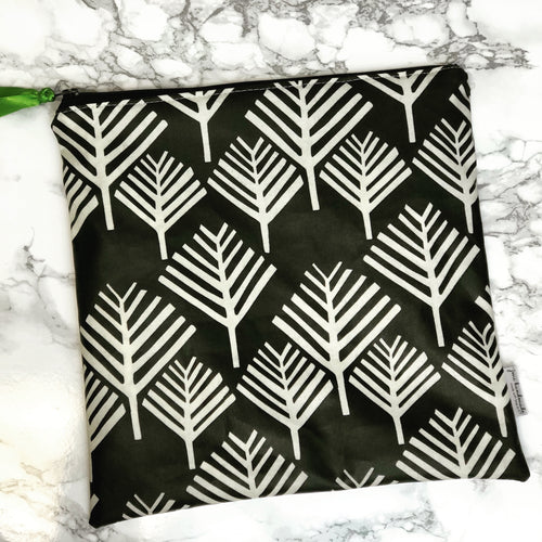 Wet Bag - Great for swimsuits and cloth diapers! Reusable swim bag.