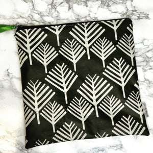 Wet Bag - Great for swimsuits and cloth diapers! Reusable swim bag.